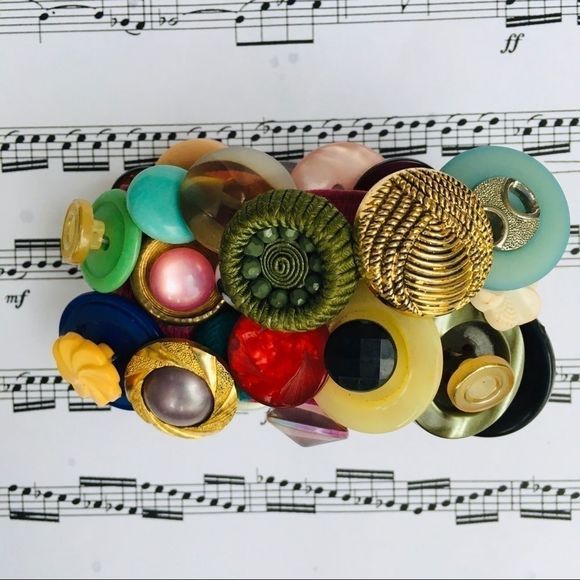 Vintage handmade button cuff bracelet one of a kind unique vintage buttons - Picture 6 of 16